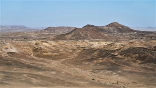 "أرض الغرب" لعبد الصمد المنتصر: تاريخ جديد للصحراء