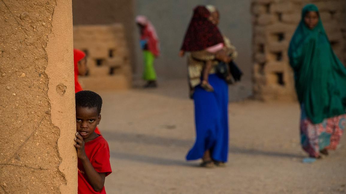 طفل في النيجر - مجتمع