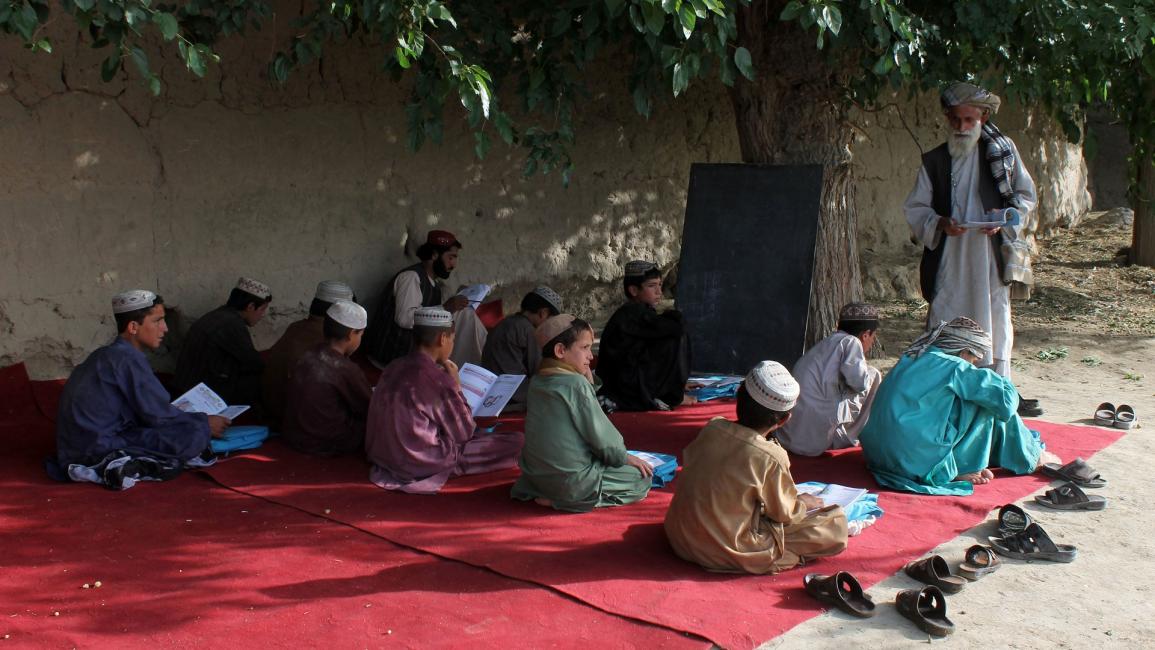 أطفال أفغان في مدرسة بقندهار - أفغانستان - مجتمع