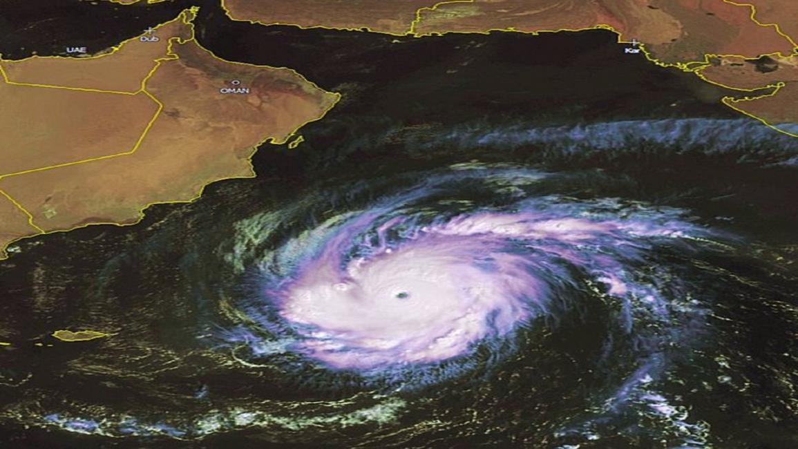الإعصار تشابالا يضرب عمان واليمن (تويتر)