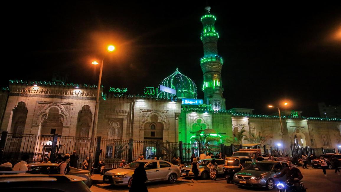مسجد السيدة زينب في القاهرة (أحمد السيد/الأناضول)