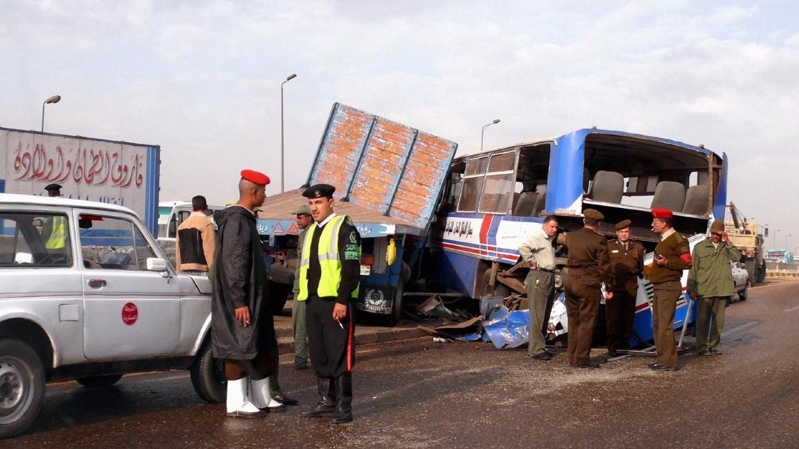 حادثة سير بين حافلة وشاحنة في مصر - مجتمع