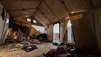 خيمة تضررت جراء القصف في مخيم مرام (فيسبوك)