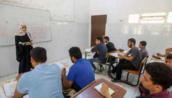 عانى طلاب ليبيا من أزمات متعددة خلال العام الدراسي (محمود تركية/فرانس برس)
