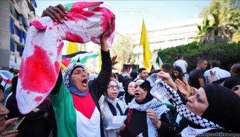 من أجواء المسيرة المنددة بالعدوان الإسرائيلي في مخيم شاتيلا ببيروت (العربي الجديد)