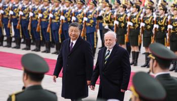 الرئيس البرازيلي لولا دا سيلفا مع الرئيس شي في بكين (getty)