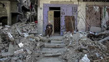 يتمسك بعض سكان مدينة غزة بالبقاء في منازلهم (فرانس برس)