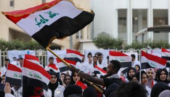 طلاب وطالبات في تحرك سابق في جامعة البصرة في العراق (حسين فالح/ فرانس برس)