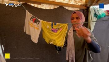 مها السرسك.. فتاة سخرت جهدها لخدمة المهجّرين في مستشفى وسط غزة