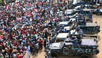 السودان/متظاهرون/ رئيس القضاء/ فرانس برس 