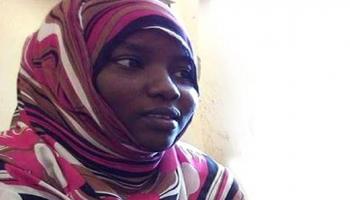 الشابة السودانية نورا حسين (تويتر)