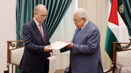عباس يوافق على تشكيلة حكومة جديدة برئاسة محمد مصطفى (ثائر غنيم/ وفا)