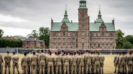 يشكك المجتمع الدنماركي في قدرات جيشه الصغير(مادس كلوز راسموسن/ فرانس برس)