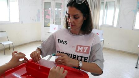 خلال الاقتراع بانتخابات الرئاسة التونسية
