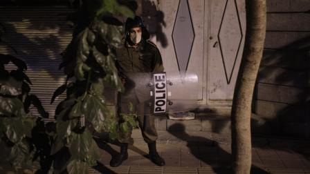 رجل شرطة في طهران - إيران - 28 أكتوبر 2020 (مرتضى نيكوبازل/ Getty)