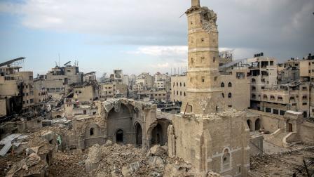 المسجد العمري في قطاع غزة بعد تدميره، 5 يناير 2024 (فرانس برس)