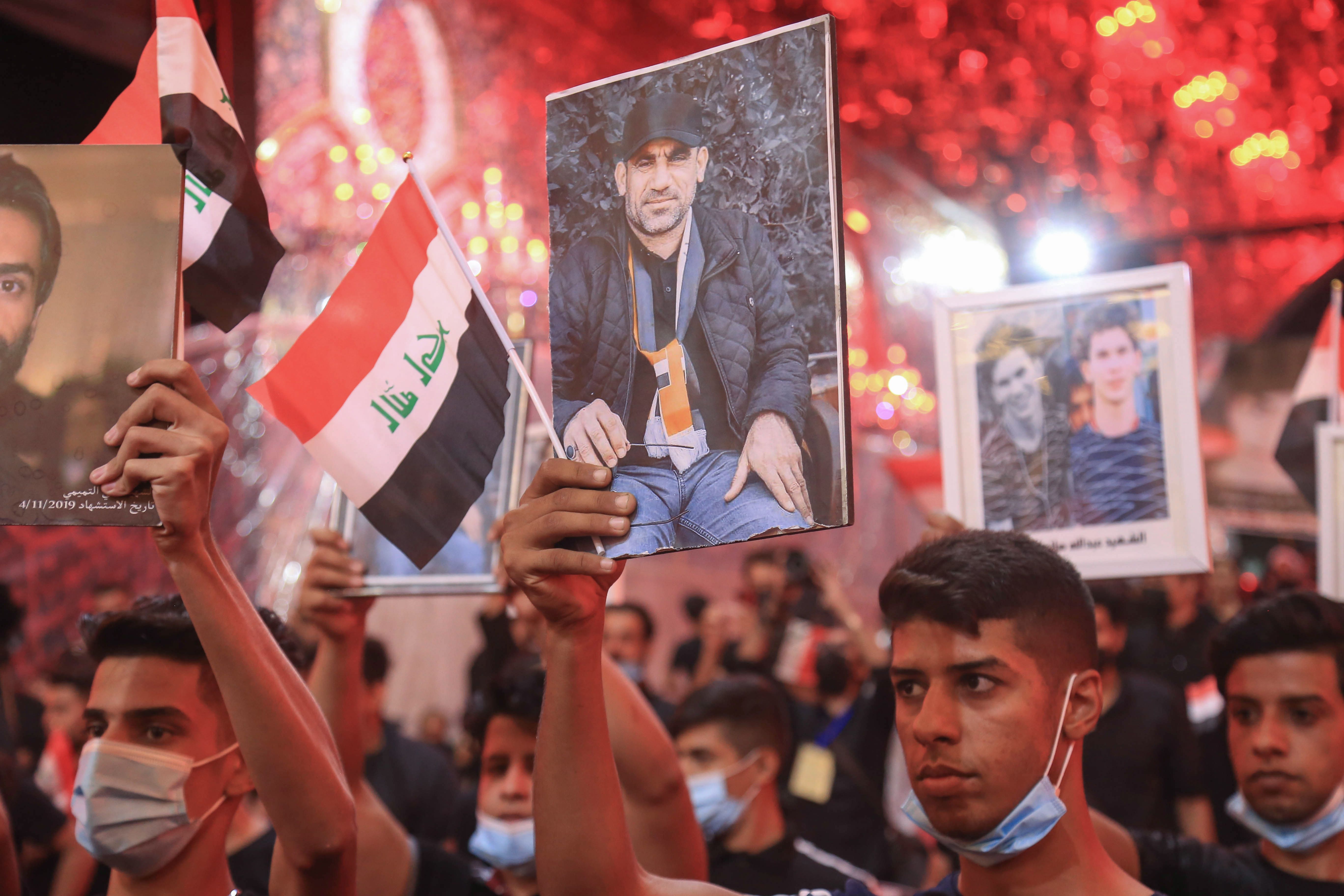 العراق المتظاهرون يشاركون في مراسم كربلاء الدينية تأكيدا لمطالبهم