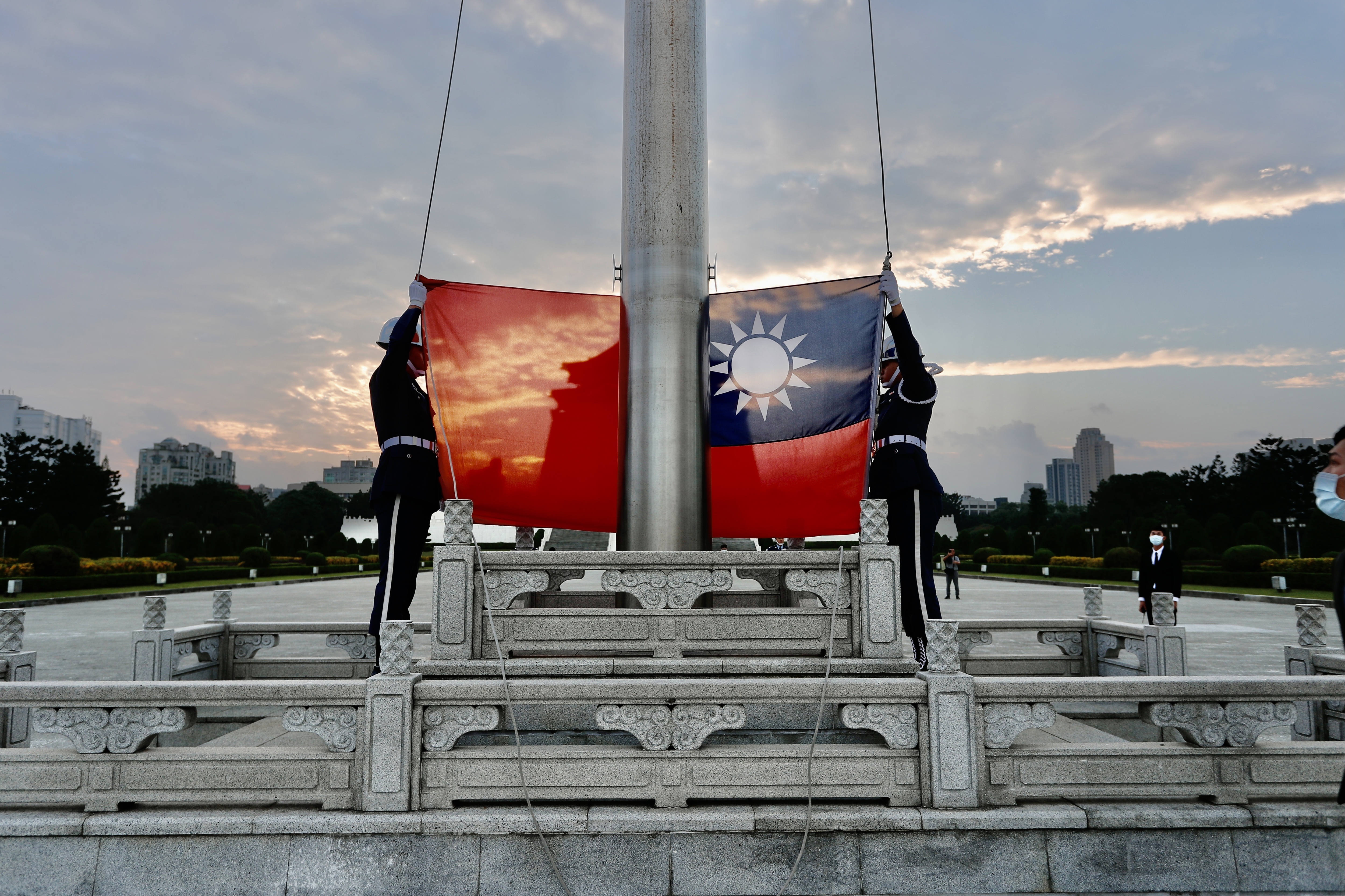 Китай заявляет что готов к прямому военному. Независимость Тайваня от Китая. Пекин Тайвань. Тайваньский конфликт. Тайвань и Китай конфликт.