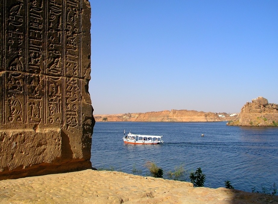 Самая длинная река в египте. Асуанский Обелиск Египет. Реки Египта.