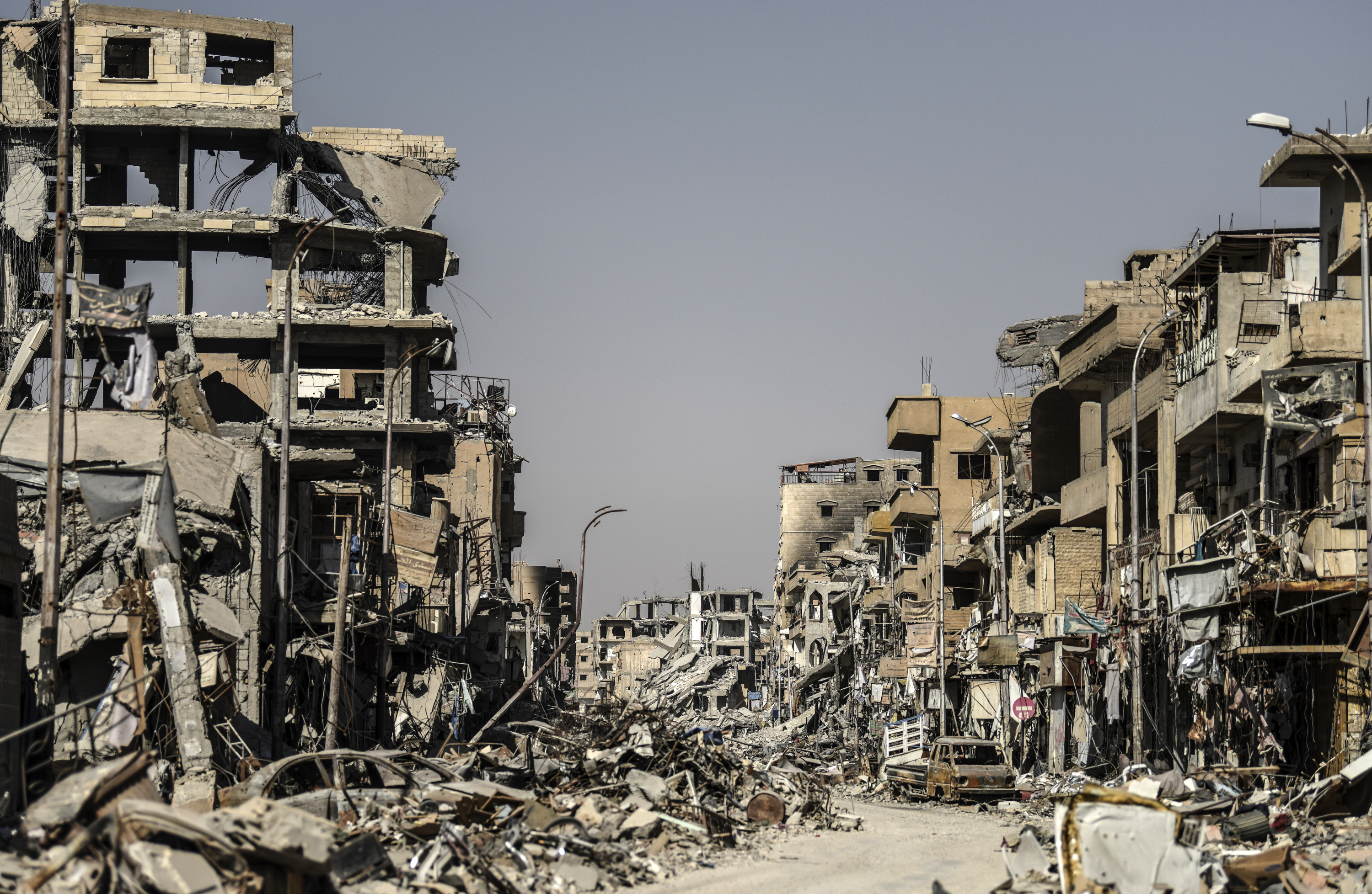 Что был сильно разрушен. Ракка Сирия. Ракка город в Сирии. Город Ракка в Сирии до войны. Мосул 2022.