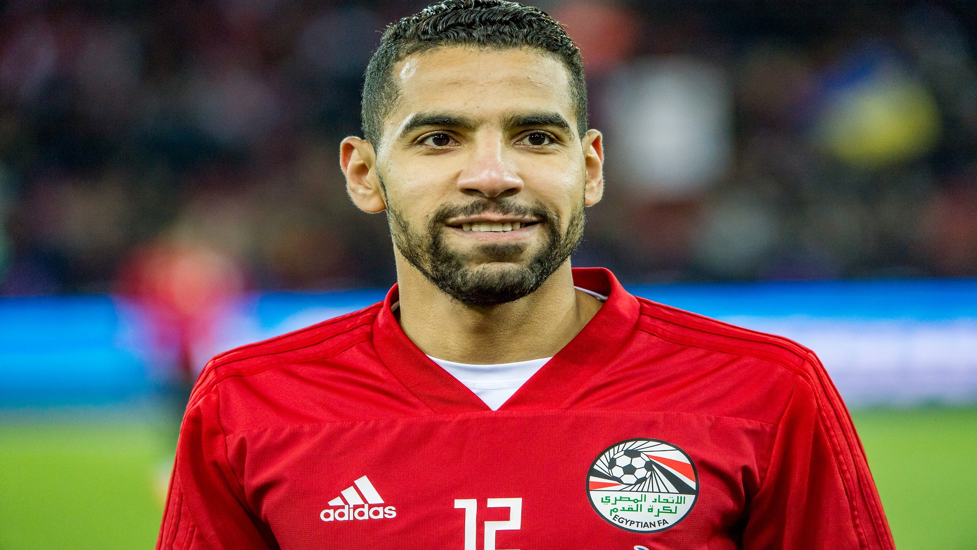 جماهير الكرة المصرية تتعاطف مع زكريا قبيل رحلة علاجه