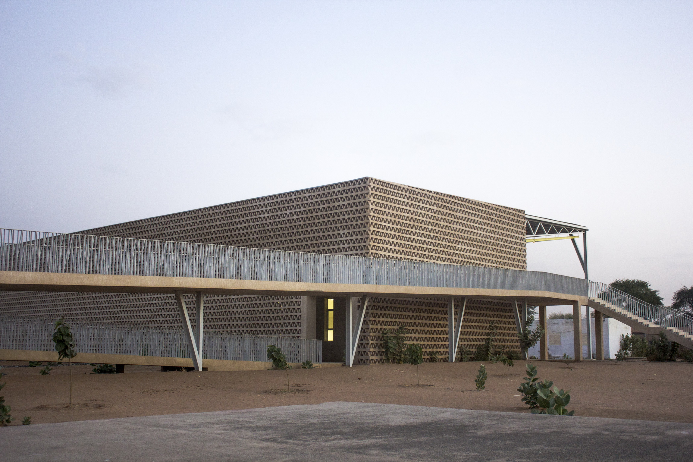 مبنى محاضرات جامعة علیون دیوب، بامبي، السنغال