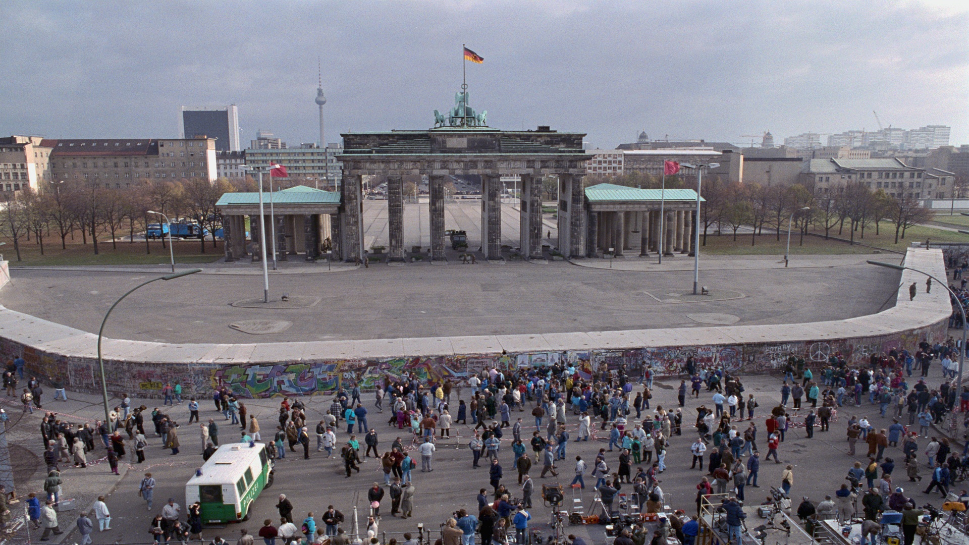 سقوط جدار برلين يتراجع في ذاكرة الروس