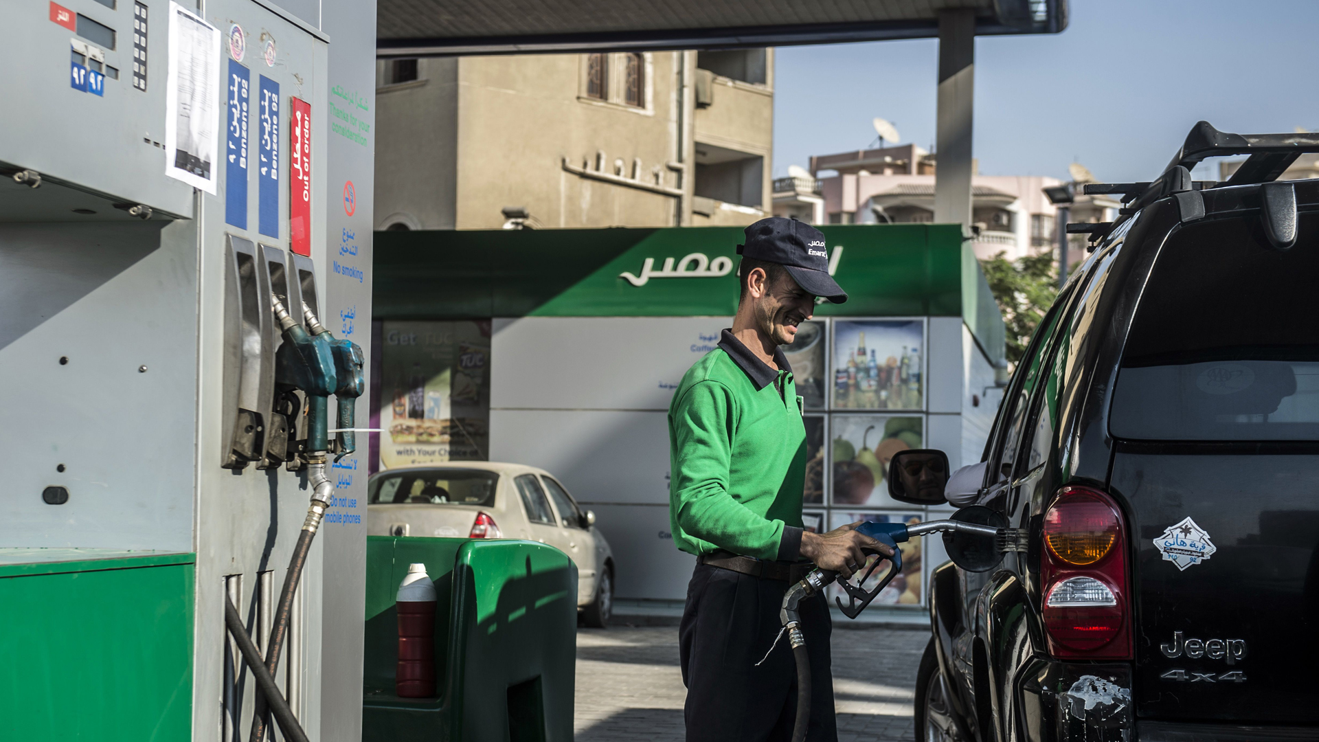 التلفزيون الرسمي: أرامكو السعودية ترفع أسعار البنزين لشهر يوليو بواسطة رويت...