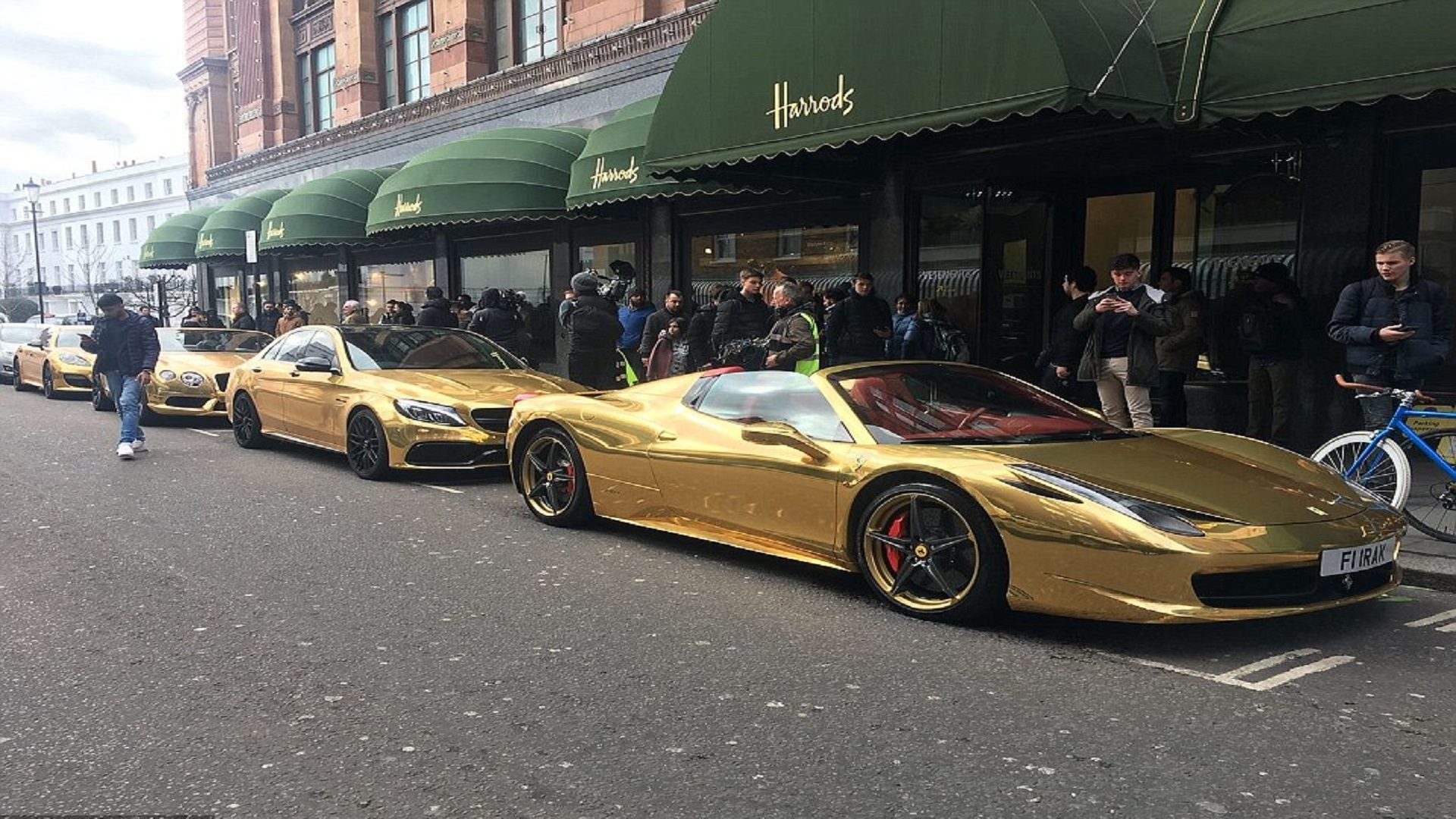 The expensive and Lux car in the World. Luxs London. Expensive gold
