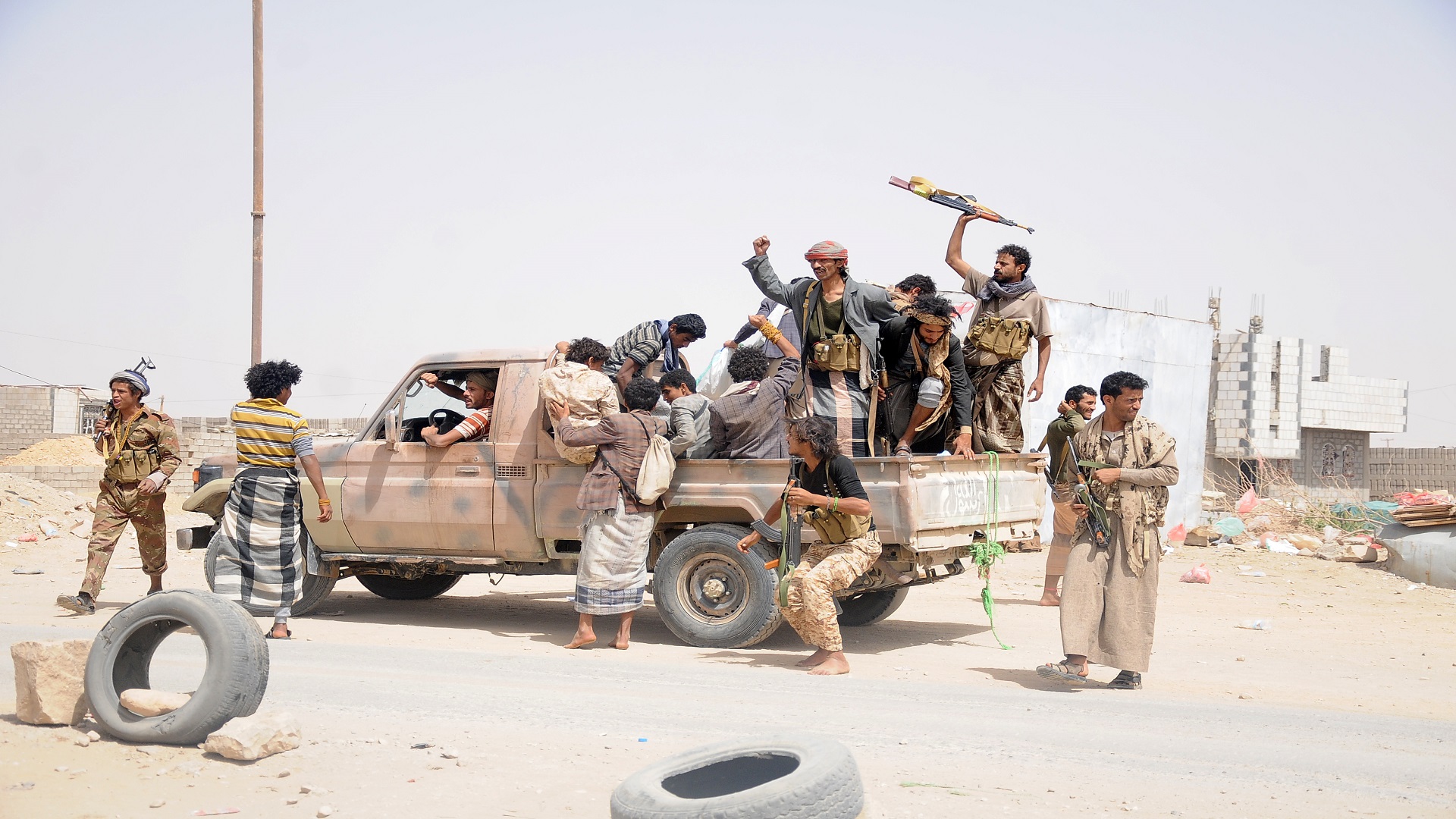 السعودية تدعو الحوثيين والحكومة الشرعية لمحادثات سلام في المملكة