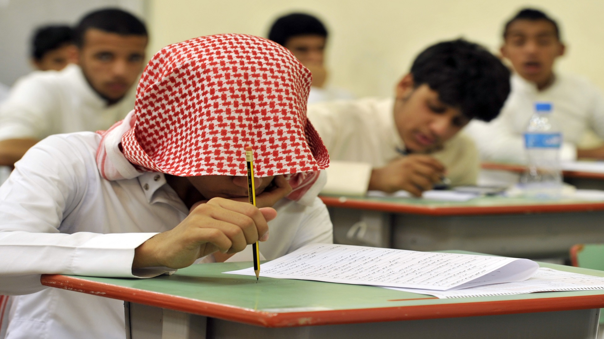 التعليم في السعودية تعديل للمناهج وحملة واسعة لإقصاء مدرسين