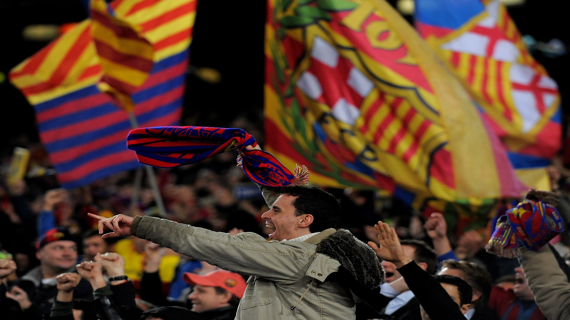 برشلونة يقرر تكريم نجمه السابق بحضور أساطير كرة القدم