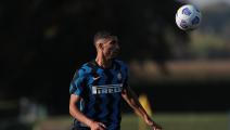 COMO, ITALY - SEPTEMBER 15: Achraf Hakimi of FC Internazionale looks the ball during the Pre-Season Friendly match between FC Internazionale and Lugano at the club's training ground Suning Training Center in memory of Angelo Moratti on September 15, 2020 in Como, Italy. (Photo by Emilio Andreoli - Inter/Inter via Getty Images)	