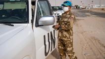 بعثة الأمم المتحدة تتفقد موقع قصف الشاحنات الجزائرية (فاضل سنة/فرانس برس)