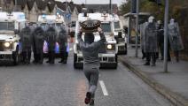 سياسة/أعمال عنف بأيرلندا الشمالية/(تشارلز ماكويلان/Getty)