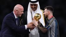 ميسي يرتدي البشت في نهائي مونديال قطر 2022 (Getty)