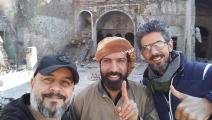 	 المخرج حسين العكيلي أثناء تصوير فيلم "نافذة حمراء" في الموصل (فيسبوك)