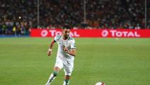 حارس الجزائر فخور بلعبه إلى جانب محرز