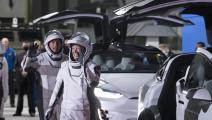 رائدا الفضاء الأميركيان شين كيمبروه وميغان ماك آرثر (أوبري جيمينياني/Getty)