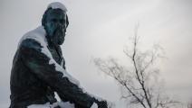 دوستويفسكي في نصب تذكاري في توبولسك - القسم الثقافي