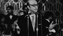عبد الوهاب خلال احتفاله بعيد ميلاده الواحد والسبعين، القاهرة، 1981 (Getty)