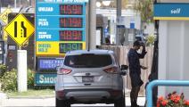 أسعار الوقود ارتفت إلى 6 دولارات للجالون في بعض مناطق كاليفورنيا (Getty)