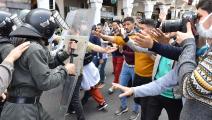 مواجهات بين الشرطة وأساتذة متظاهرين في المغرب (جلال مرشدي/ الأناضول)