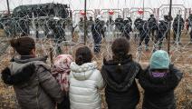 معاناة الأطفال كبيرة على الحدود البولندية البيلاروسية (مكسيم غوشيك/ Getty)