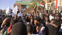 مظاهرات سودانية حاشدة بشارع الستين بالعاصمة الخرطوم ضد حكم العسكر (Getty)