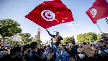 مظاهرة في شارع الحبيب بورقيبة في تونس ضد قرارات الرئيس قيس سعيد في 17/ 12/ 2021 (الأناضول)