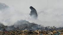تحرق النفايات مرات أسبوعياً في بعض مناطق العراق (حيدر حمداني/ فرانس برس)