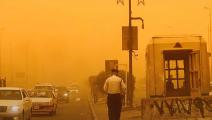 تدني مستوى الرؤية في بغداد بسبب عاصفة ترابية (تويتر)