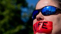 إلغاء الإجهاض بين انتصار للحياة وهزيمة حرية النساء في الولايات المتحدة (ستيفاني رينولدز/ فرانس برس)