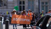 مطالبة بإيقاف الاعتماد على النفط (كريستيان بووث/ Getty)